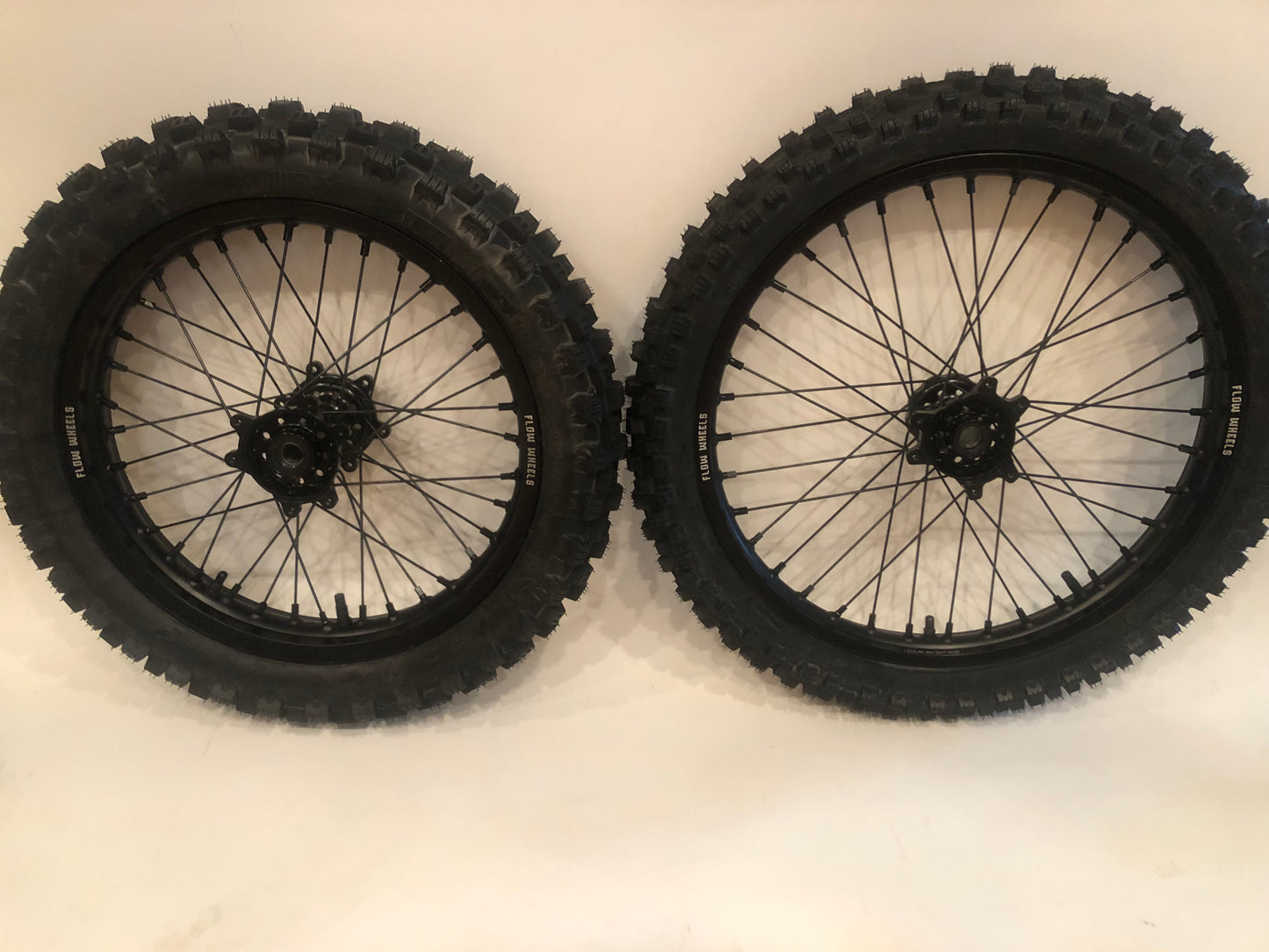Surron Ultra Bee 21-18 wheelset with tires