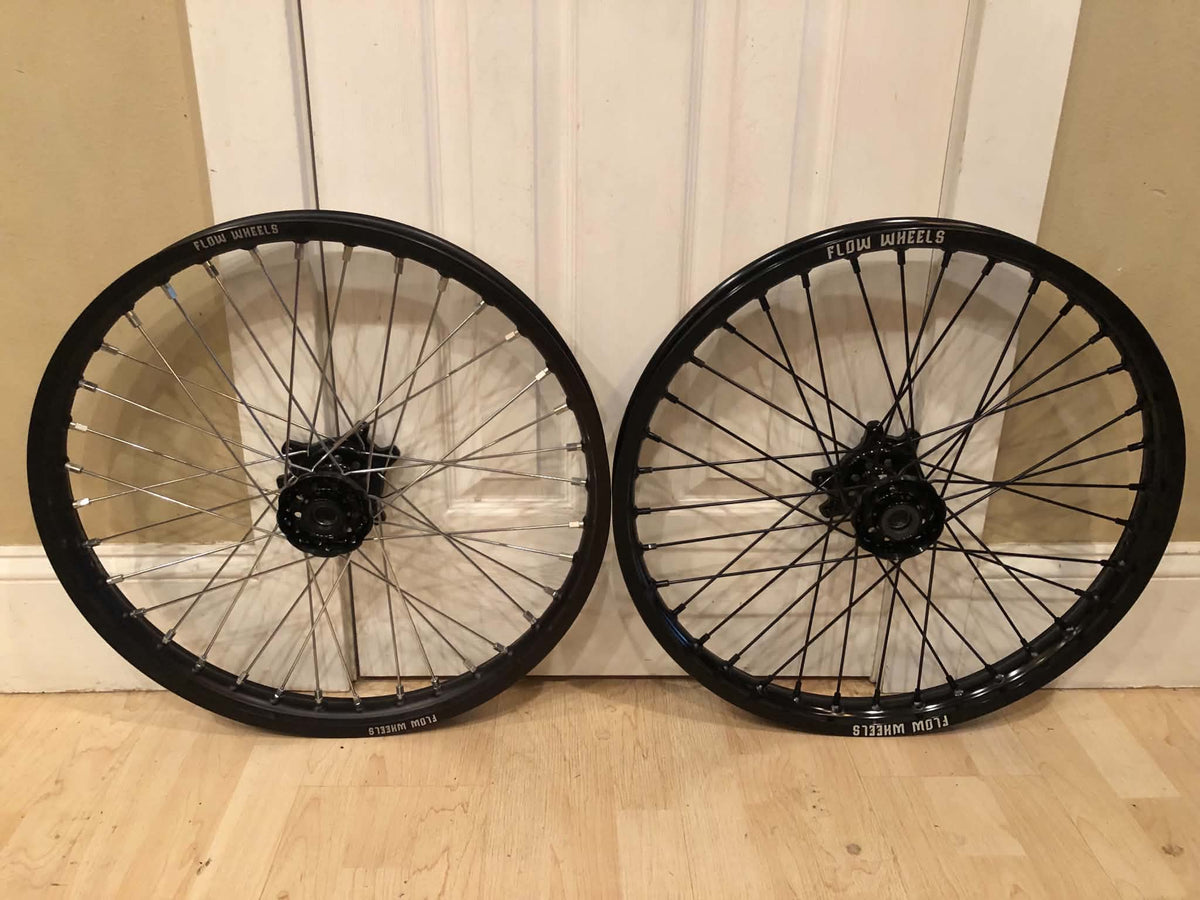 Surron Ultra Bee 21" front wheel