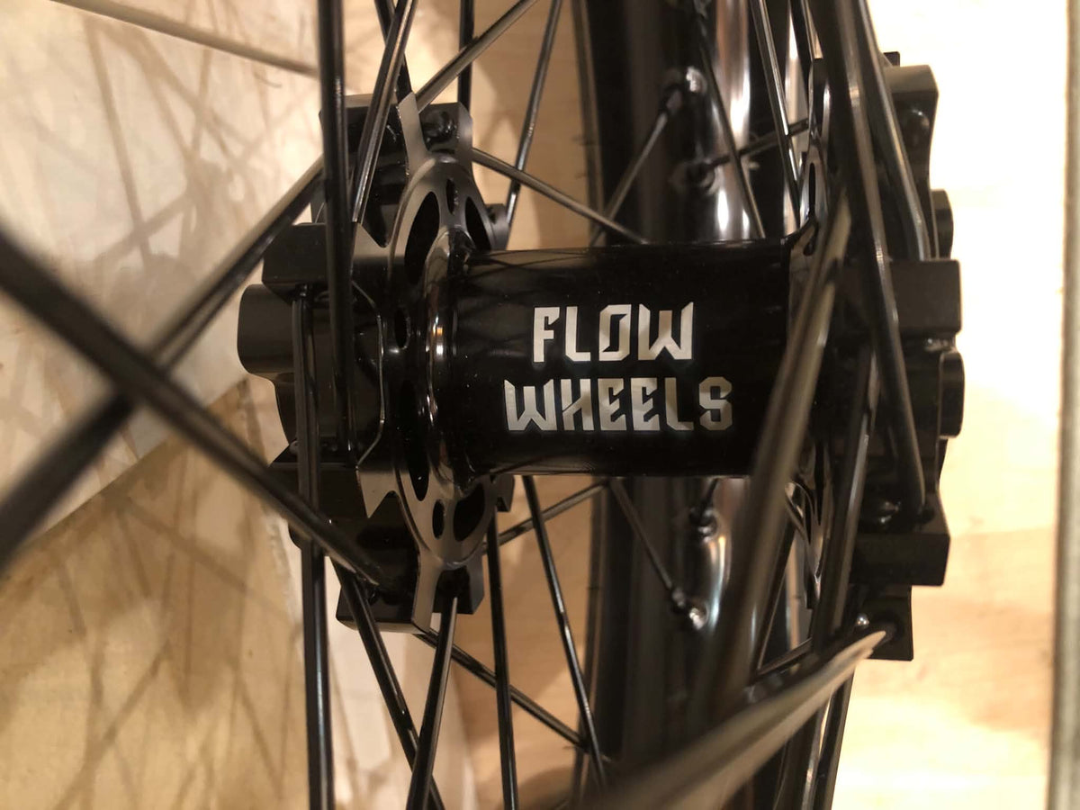 Arctic Leopard XE-Pro 17" Supermoto wheelset